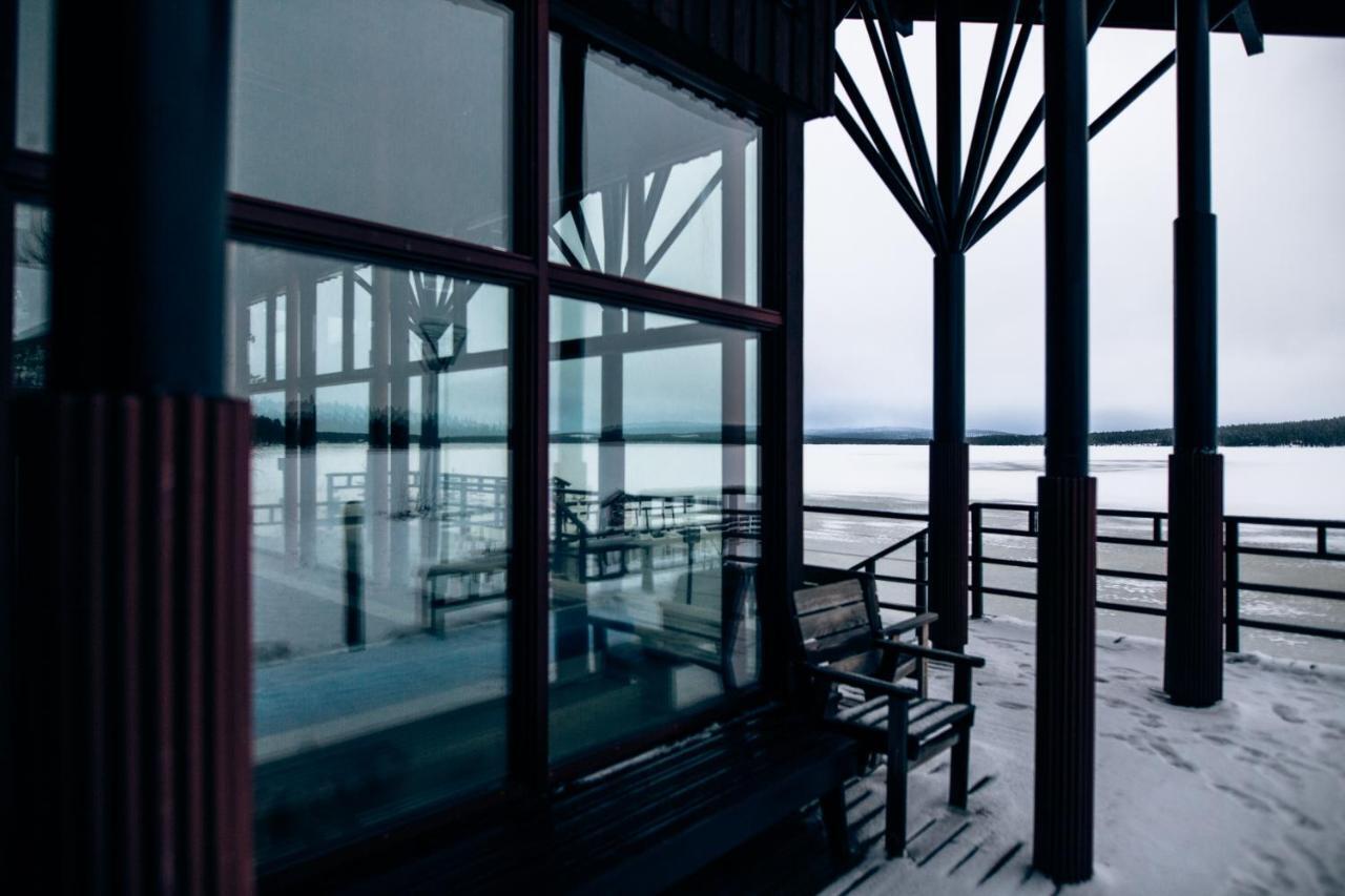 Jeris Lakeside Hotel